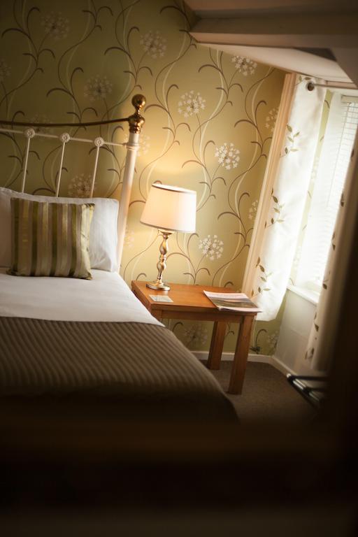 Greenhaugh Hollybush Inn חדר תמונה